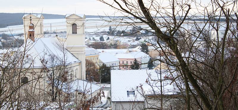 Bučovicím to ve slavnostní bílé barvě slušelo.