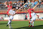 Ve 3. kole jarní částí Moravskoslezské ligy porazili fotbalisté MFK Vyškov (bílé dresy) doma FK Hodonín 2:1.