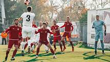 Tři body zůstaly v Drnovicích, fotbalisté Vyškova (bílé dresy) tam v utkání druhé ligy porazili Chrudim 4:1.