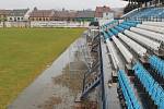 Časy své největší slávy má dávno za sebou. Nyní fotbalový stadion z Drnovic putuje do dražby. Obavy mají fotbalisté i vedení vesnice.