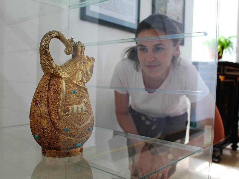Teprve podruhé můžou Češi vidět výstavu unikátních pokladů z císařské Číny. Po Valticích přišlo na řadu Muzeum Vyškovska.