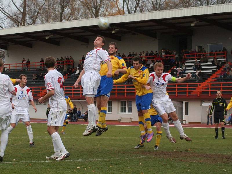 Rostex porazil na domácí půdě Tasovice 3:2.