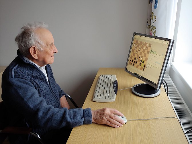 Jednadevadesátilerý šachista Miroslav Jandl.