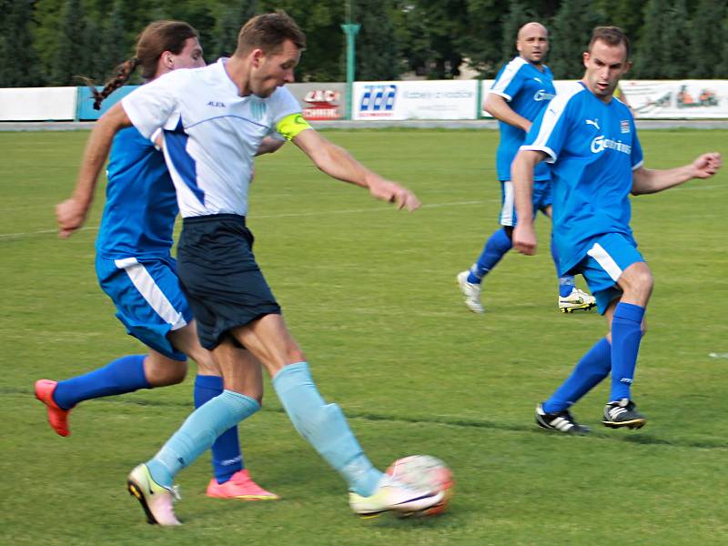 V utkání A skupiny fotbalové I. B třídy porazil Slavkov u Brna Rudice 3:2.