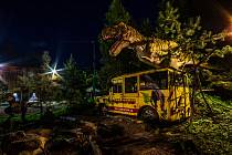 Noční dobrodružství mezi dinosaury. Fotograf pořídil ve Vyškově tajuplné snímky