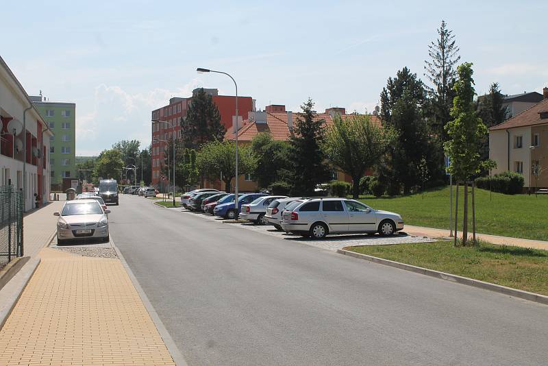 Opravy  na Smetanově nábřeží ve Vyškově jsou u konce.