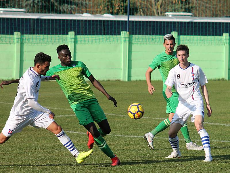 Ve druhém jarním kole Moravskoslezské fotbalové ligy remizoval SK Líšeň (bílé dresy) s MFK Vyškov 1:1.