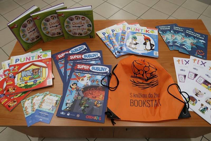 Projekt S knížkou do života - Bookstart míří do druhé etapy. Do vyškovské knihovny dorazily nové dárky pro děti ve věku 3 – 6 let.