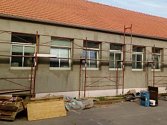 Ve Slavkově u Brna pokračují s opravou polikliniky.