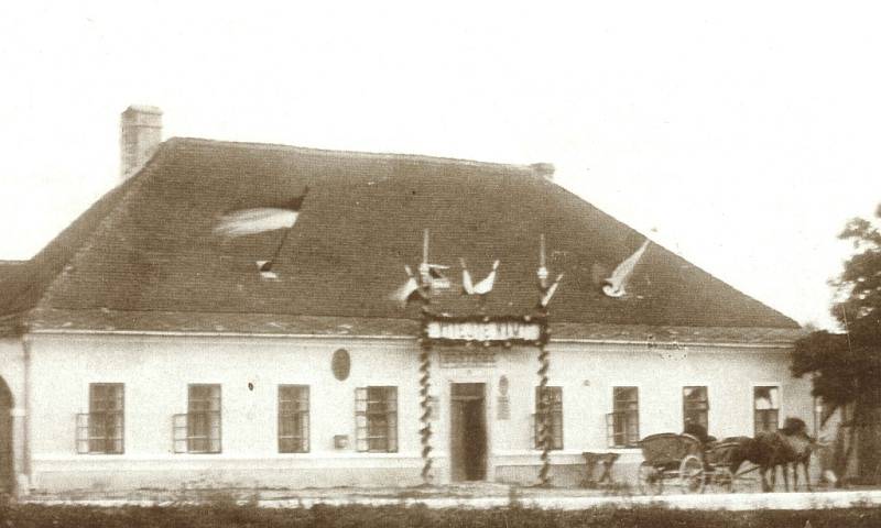  Zájezdní hostinec Pindulka v době archeologické výstavy roku 1907