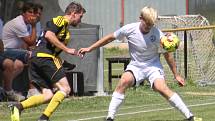 V generálce na start Moravskoslezské ligy remizovali fotbalisté MFK Vyškov (bílé dresy) v Nových Sadech 2:2.