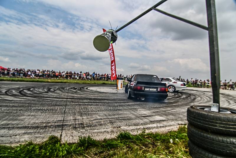 Tuning motor party mohli navštívit o uplynulém víkendu lidé na vyškovském letišti.