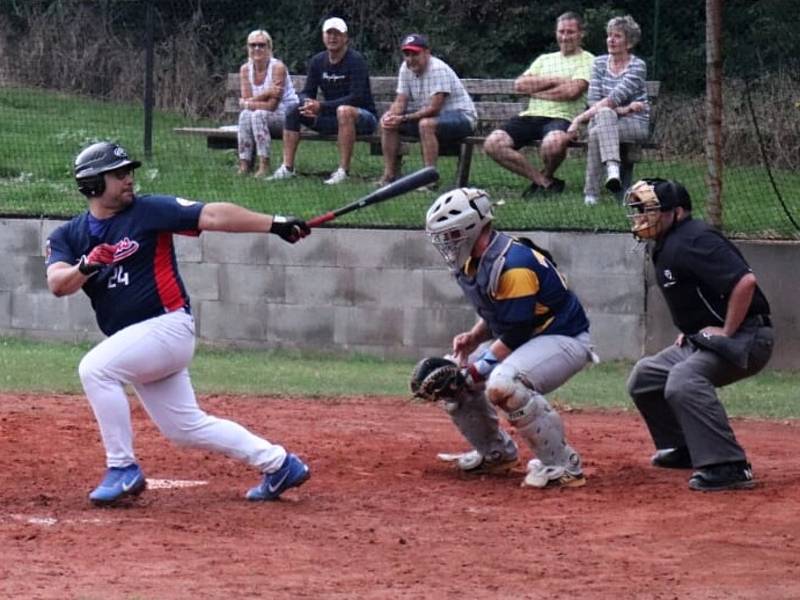 V utkání baseballové kvalifikace o extraligu splnila Olympia Blansko v Bučovicích roli favorita. Pelikány porazila 13:4.