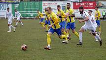 Vyškovští fotbalisté (v bílém) porazili na úvod jarní části druhé ligy Opavu 4:1.