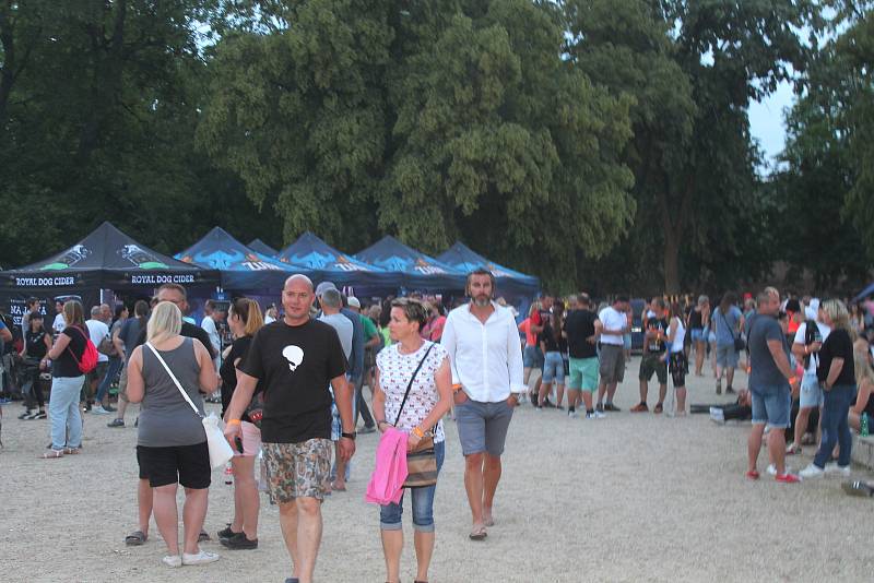 Třetí ročník hudebního festivalu Topfest se konal v zámeckém parku zámku ve Slavkově.