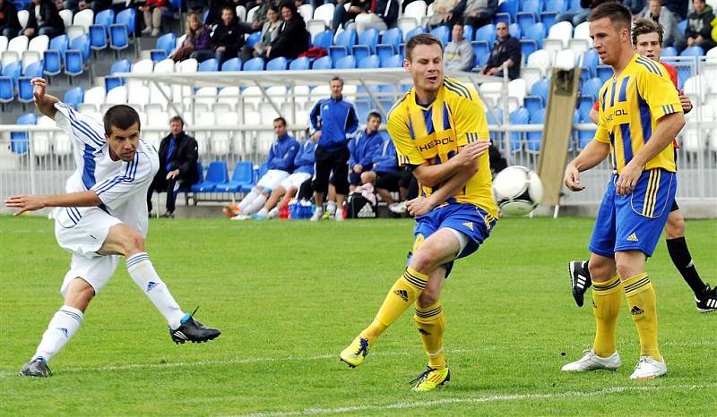 Třetiligoví fotbalisté Frýdku-Místku zdolali v domácím prostředí Uničov 2:0.