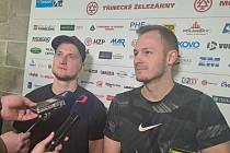 Brankáři Třince Ondřej Kacetl (vlevo) a Marek Mazanec před play off.