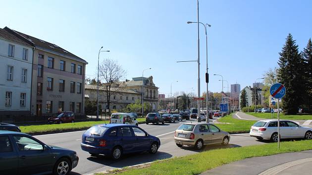 Nehoda na Hlavní třídě poblíž křižovatky „U Vykopnutého“,