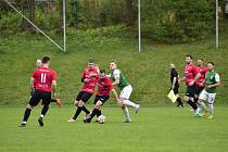 Okresní derby 16. kola I.A třídy, skupiny B, Staré Město - Raškovice 0:1, sledovalo 431 diváků.