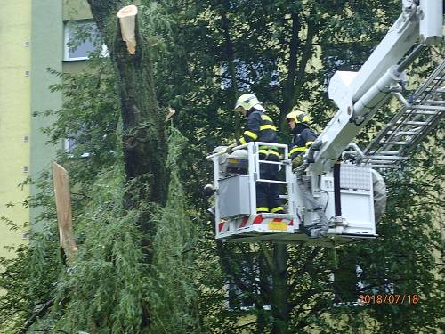 Výstrahu v podobě extrémního stupně nebezpečí kvůli vydatným dešťům vydal Český hydrometeorologický ústav pro oblast Moravskoslezského kraje.