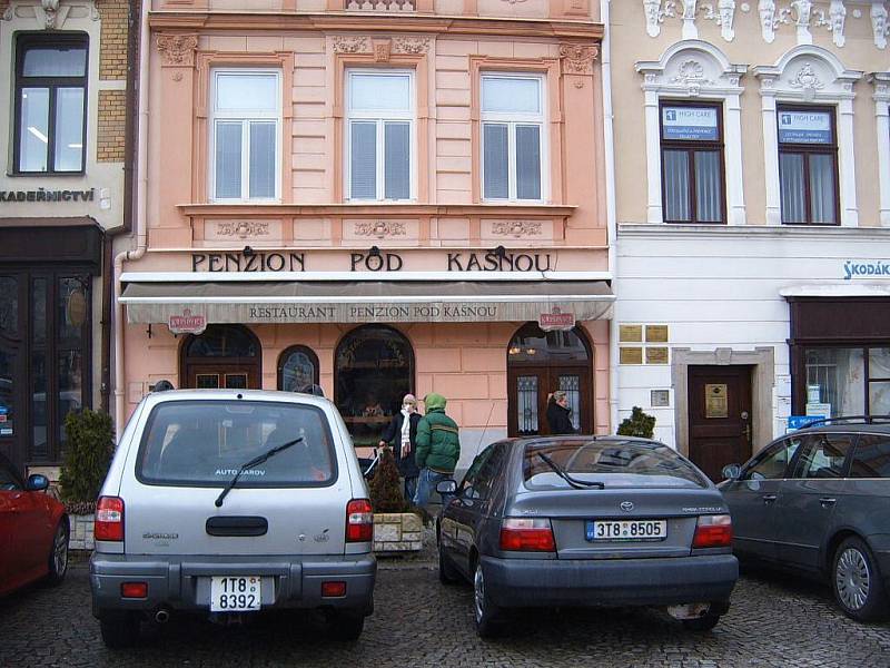 Penzion a restaurant Pod kašnou na Zámeckém náměstí ve Frýdku-Místku.