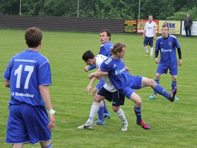 Derby nakonec lépe vyznělo pro fotbalisty Dobratic, kteří se tak dočkali první jarní výhry, když Raškovice zdolali 3:1.