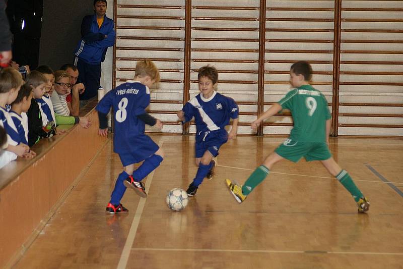 V tělocvičně 1. ZŠ ve Frýdku-Místku proběhl v minulém týdnu Mikulášský turnaj nejmladších přípravek ve fotbale. 