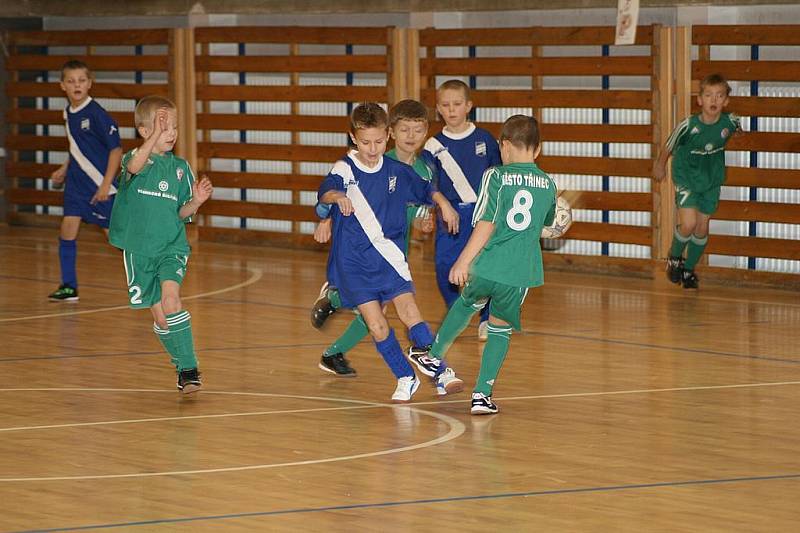 V tělocvičně 1. ZŠ ve Frýdku-Místku proběhl v minulém týdnu Mikulášský turnaj nejmladších přípravek ve fotbale. 