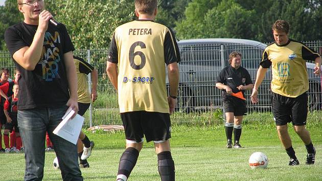 Spojit tradiční dožínky s oslavami 80 let kopané se rozhodli v Palkovicích. O akci byl mimořádný zájem i proto, že přijel slavný Kubina Team. 