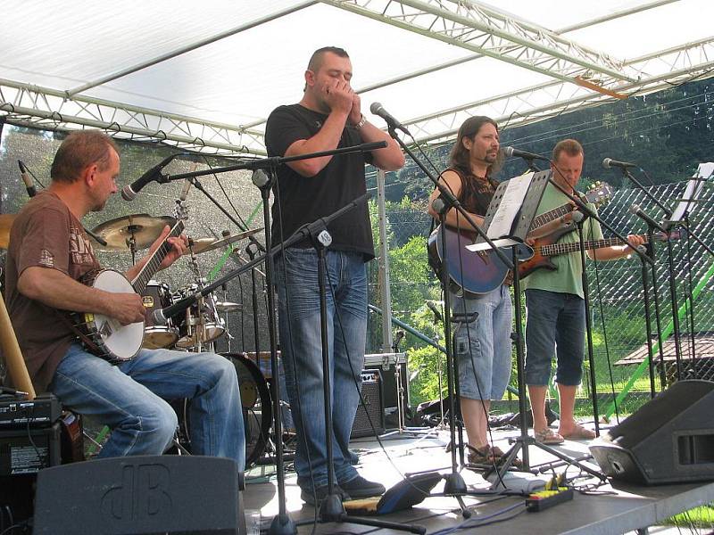 Kostkov plný hudby, tak se nazýval hudební festival, který v pátek navečer proběhl v Návsí.