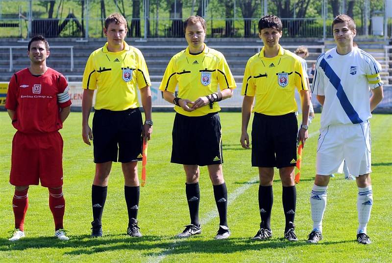 Fotbalisté Frýdku-Místku si v zápase třetí nejvyšší soutěže poradili na svém hřišti s Hulínem 5:1.