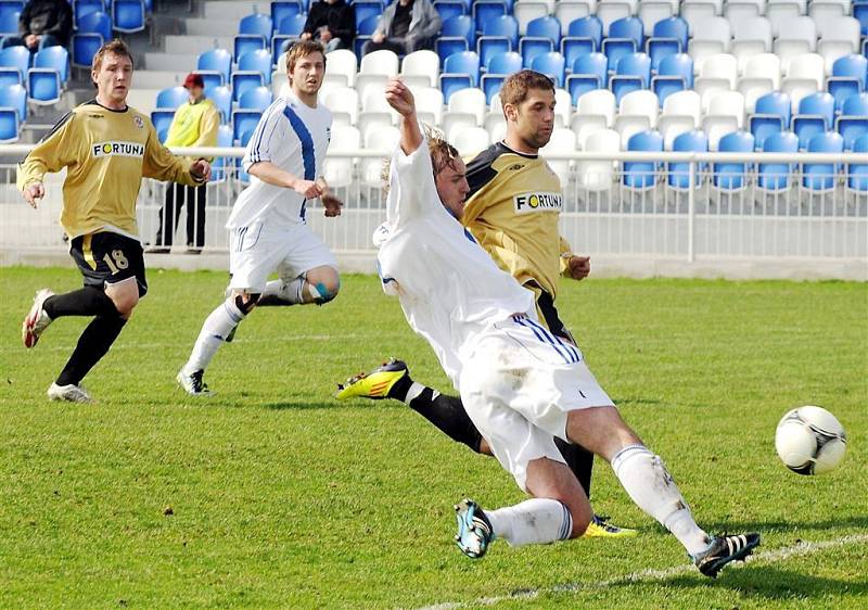 Fotbalisté Frýdku-Místku si v domácím prostředí snadno poradili s brněnskou juniorkou 5:1.