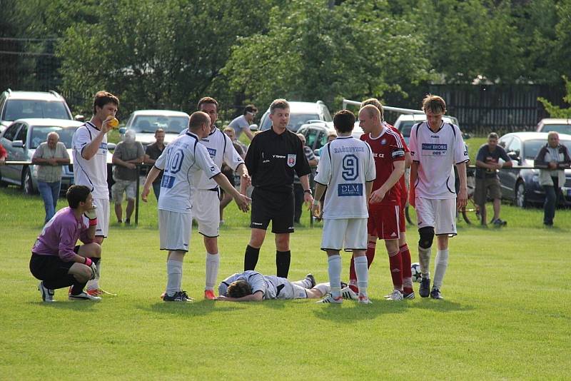 Fotbalisté Raškovic získali v domácím prostředí velice cenné body k záchraně. 