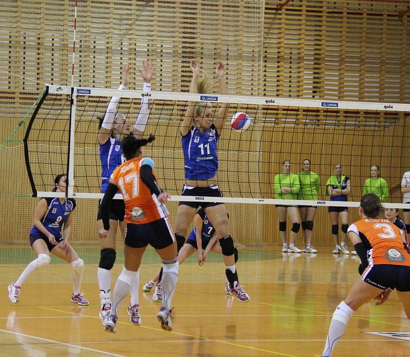 Volejbalistky Frýdku-Místku narazily v letošním čtvrtfinále nejvyšší soutěže na silný tým SK UP Olomouc.