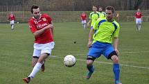 Fotbalisté Lučiny (červené dresy) v posledním podzimním zápase vyhráli na hřišti ČSAD Havířov 2:1. 