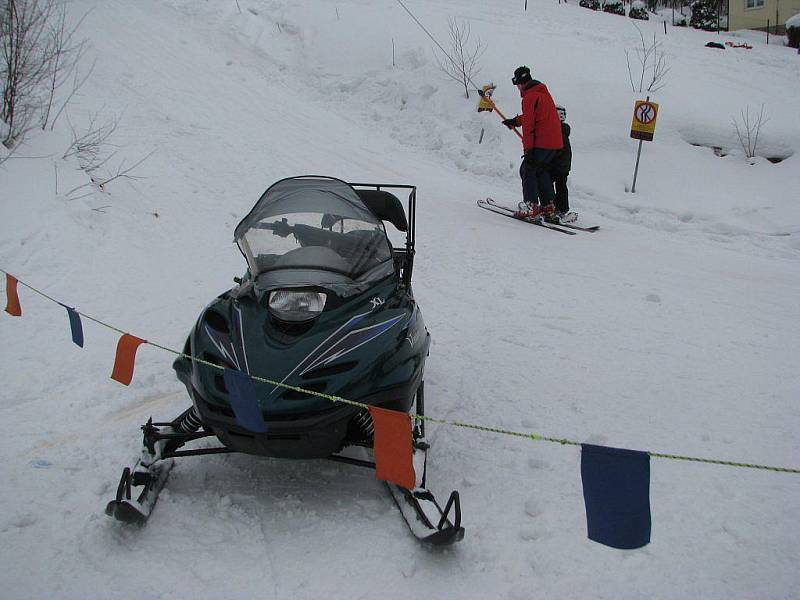 SKI areál Sviňorky v Morávce přilákal v sobotu 21. ledna na upravenou sjezdovku hodně lyžařů.