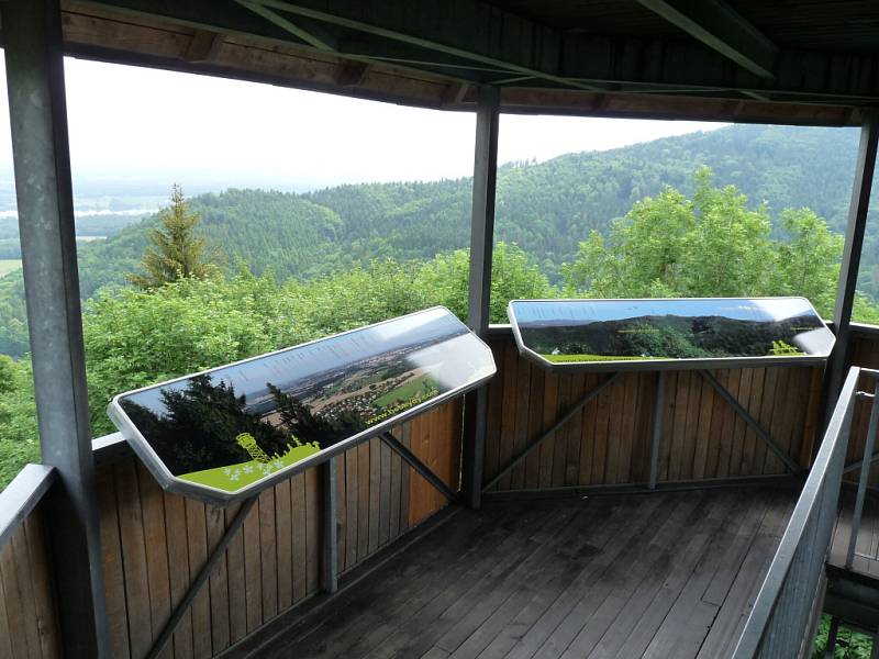 Na plošině rozhledny Panorama v Chlebovicích se mohou návštěvníci nově setkat také s panoramatickou mapou. Foto: 