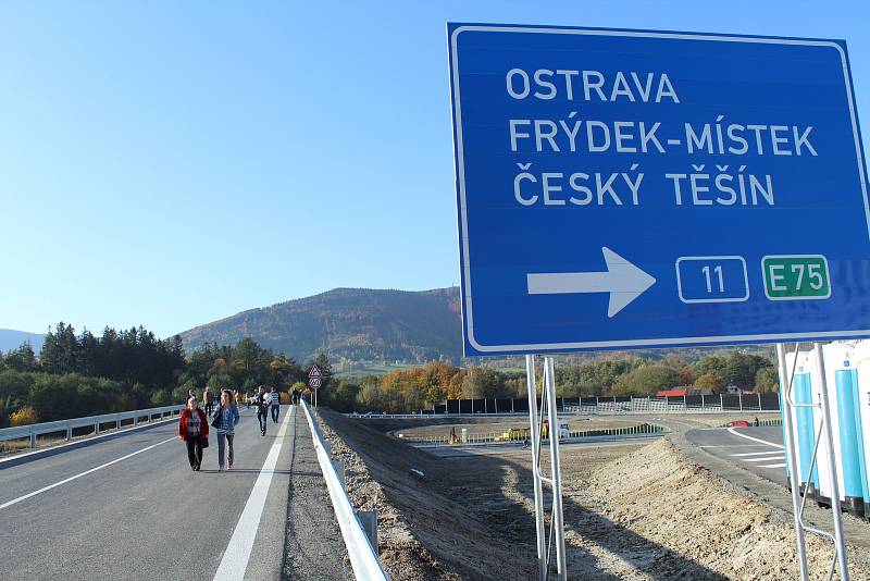 V Třinci byl slavnostně otevřen obchvat v úseku mezi Nebory a Bystřicí.