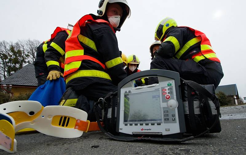 Zásah hasičů u nehody v Krmelíně.