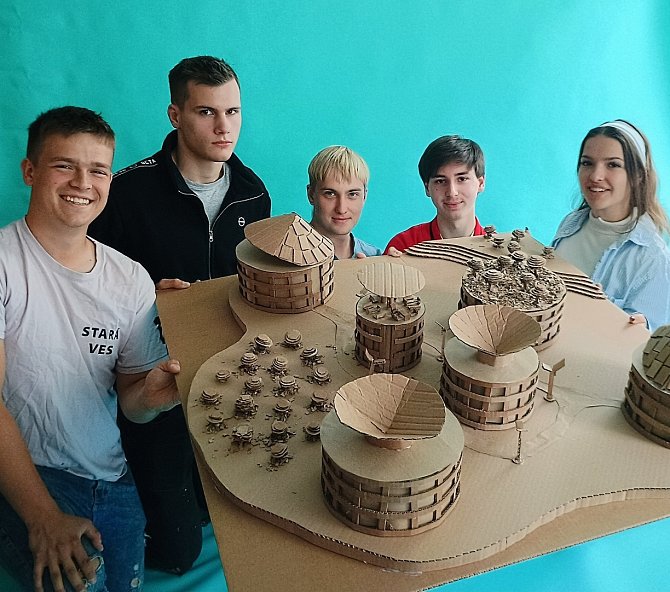 Frýdeckomístečtí studenti vytvořili model plovoucího města.