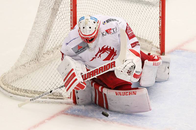 Finále play off hokejové extraligy - 6. zápas HC Oceláři Třinec - Bílí Tygři Liberec, 28. dubna 2019 v Třinci. Na snímku brankář Třince Šimon Hrubec.