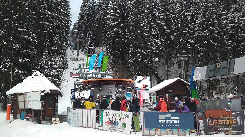 Lyžování ve ski areálu Bílá, vánoční svátky 2018.