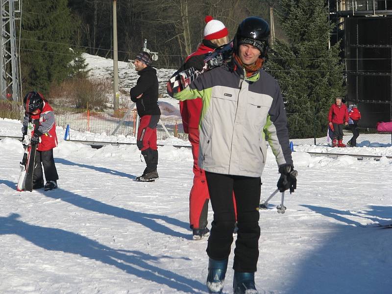  Ski areál Bílá v sobotu oficiálně zahájil novou lyžařskou sezonu.