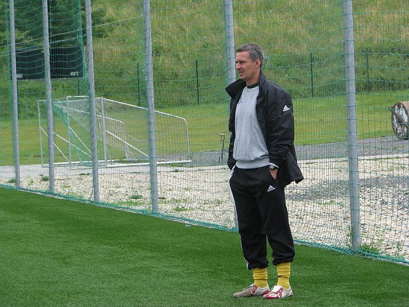 Třetiligoví fotbalisté Frýdku-Místku zahájili v pondělí 4. července přípravu na novou sezonu.