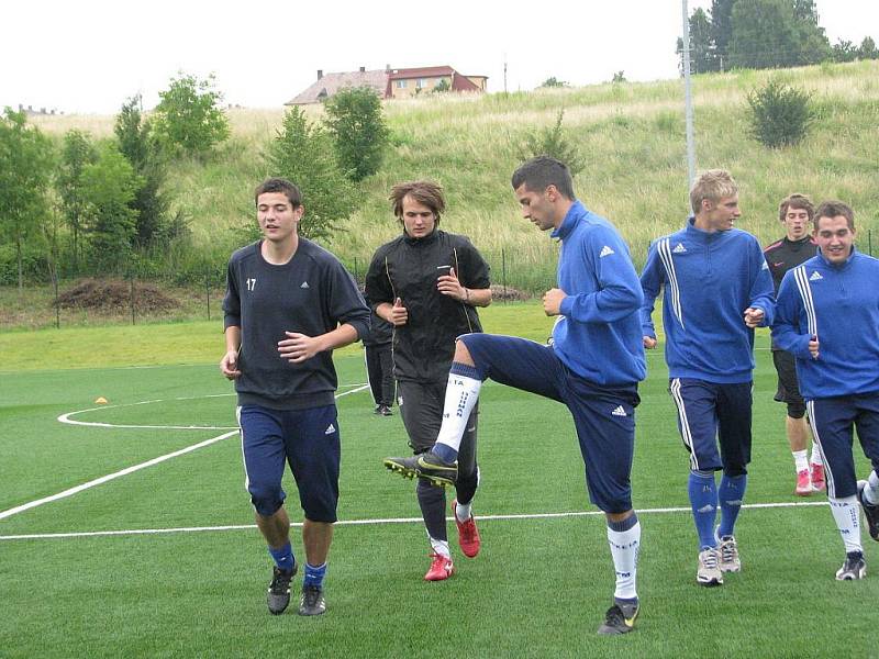 Třetiligoví fotbalisté Frýdku-Místku zahájili v pondělí 4. července přípravu na novou sezonu.