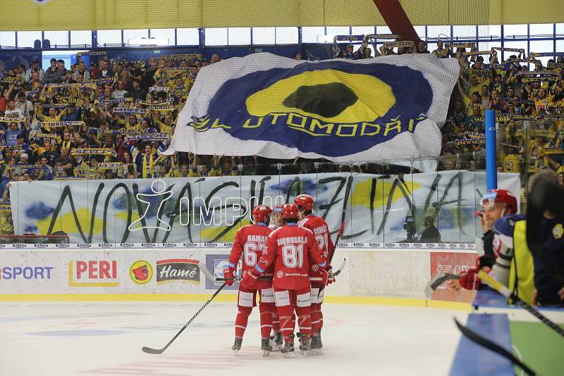 Třinečtí hokejisté nepředvedli na úvod optimální výkon a prohráli ve Zlíně.