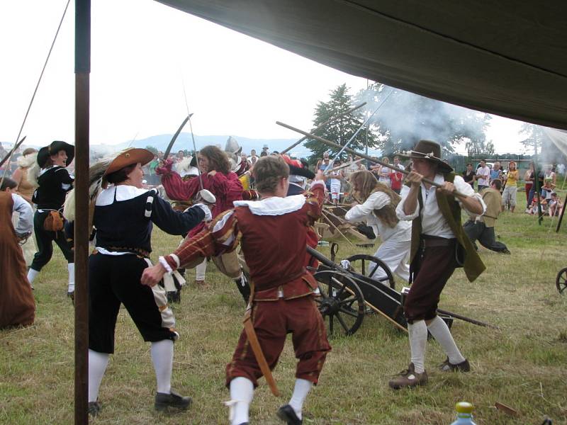 Historická bitva z období třicetileté války se konala na poli před penzionem Hrad Dona Quijotte ve Frýdku.