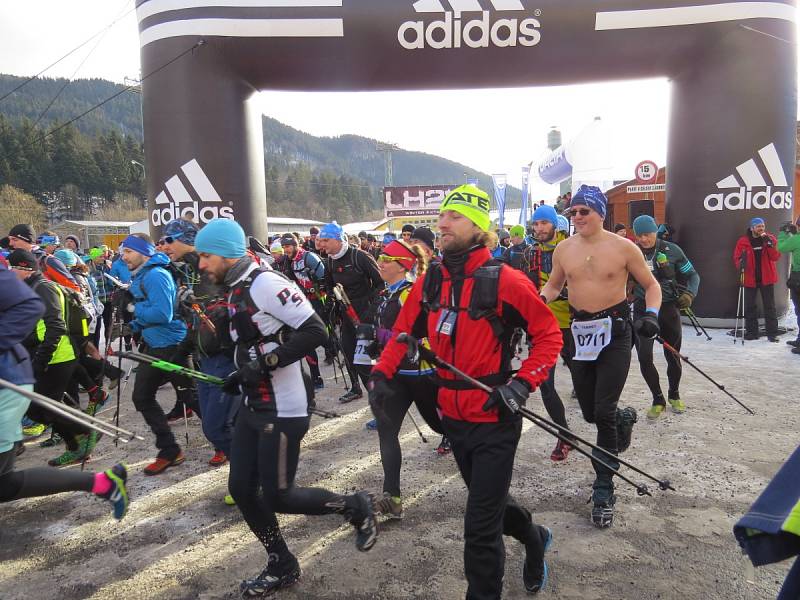 Letošní ročník extrémního vytrvalostního závodu Adidas 24 hodin na Lysé hoře odstartoval v sobotu 21. ledna v 11 hodin v areálu pily v Ostravici.