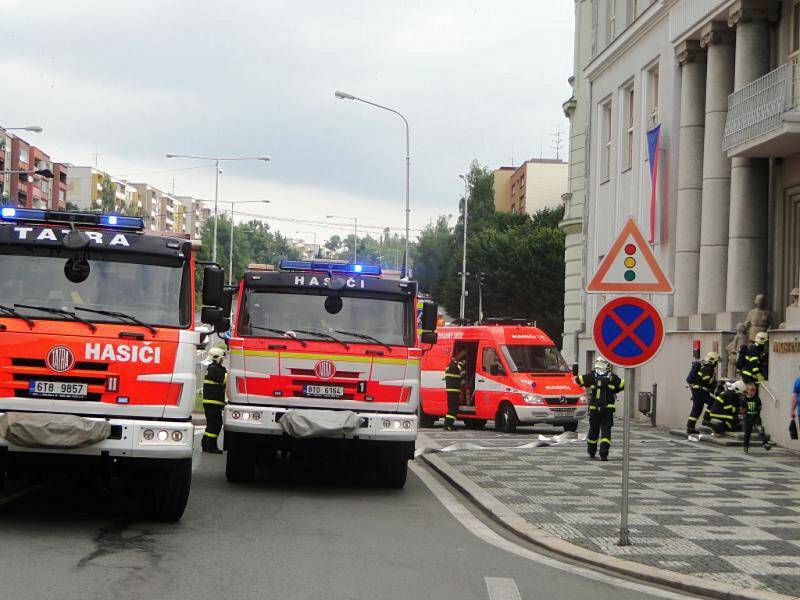 Budova frýdeckého magistrátu zažila taktické cvičení hasičského záchranného sboru. O cvičení téměř nikdo nevěděl. 