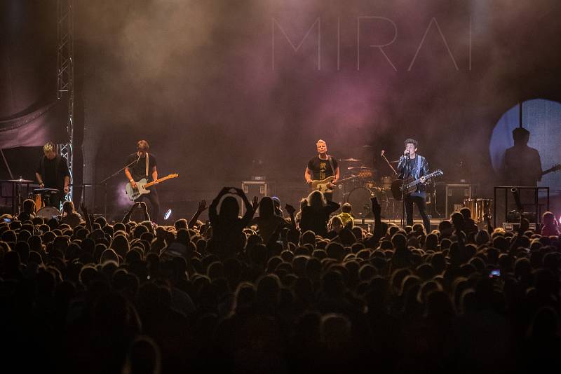 Festival FM City Fest, 12. července 2019 ve Frýdku-Místku. Na snímku kapela Mirai.
